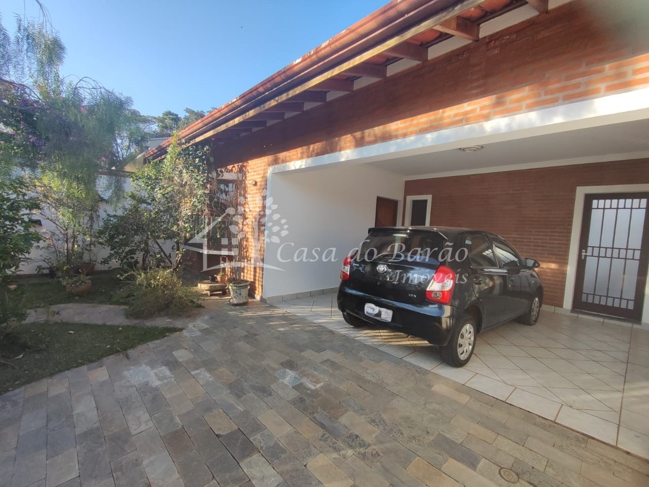 Casa à venda com 3 quartos, 155m² - Foto 1