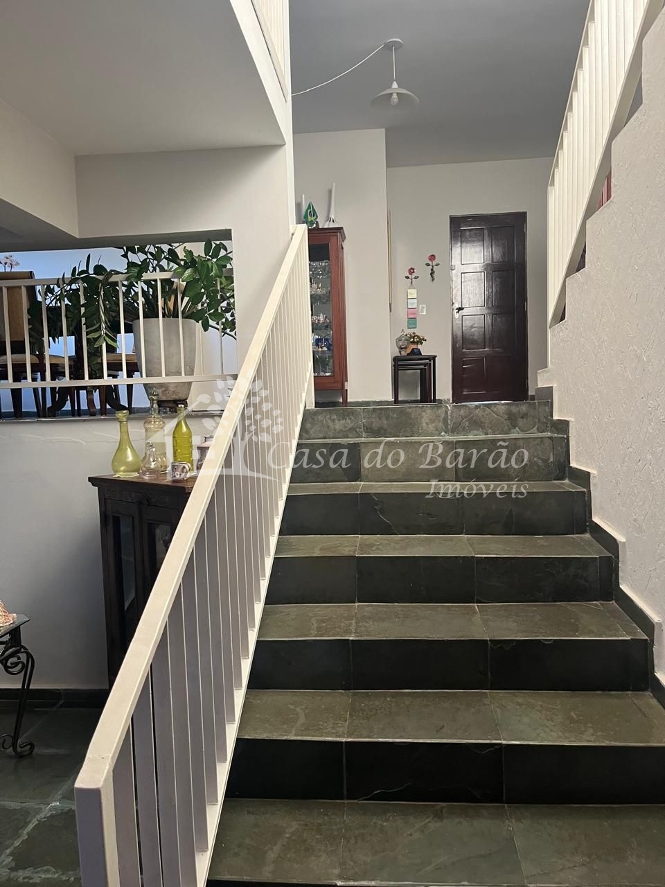 Casa à venda com 4 quartos, 268m² - Foto 2