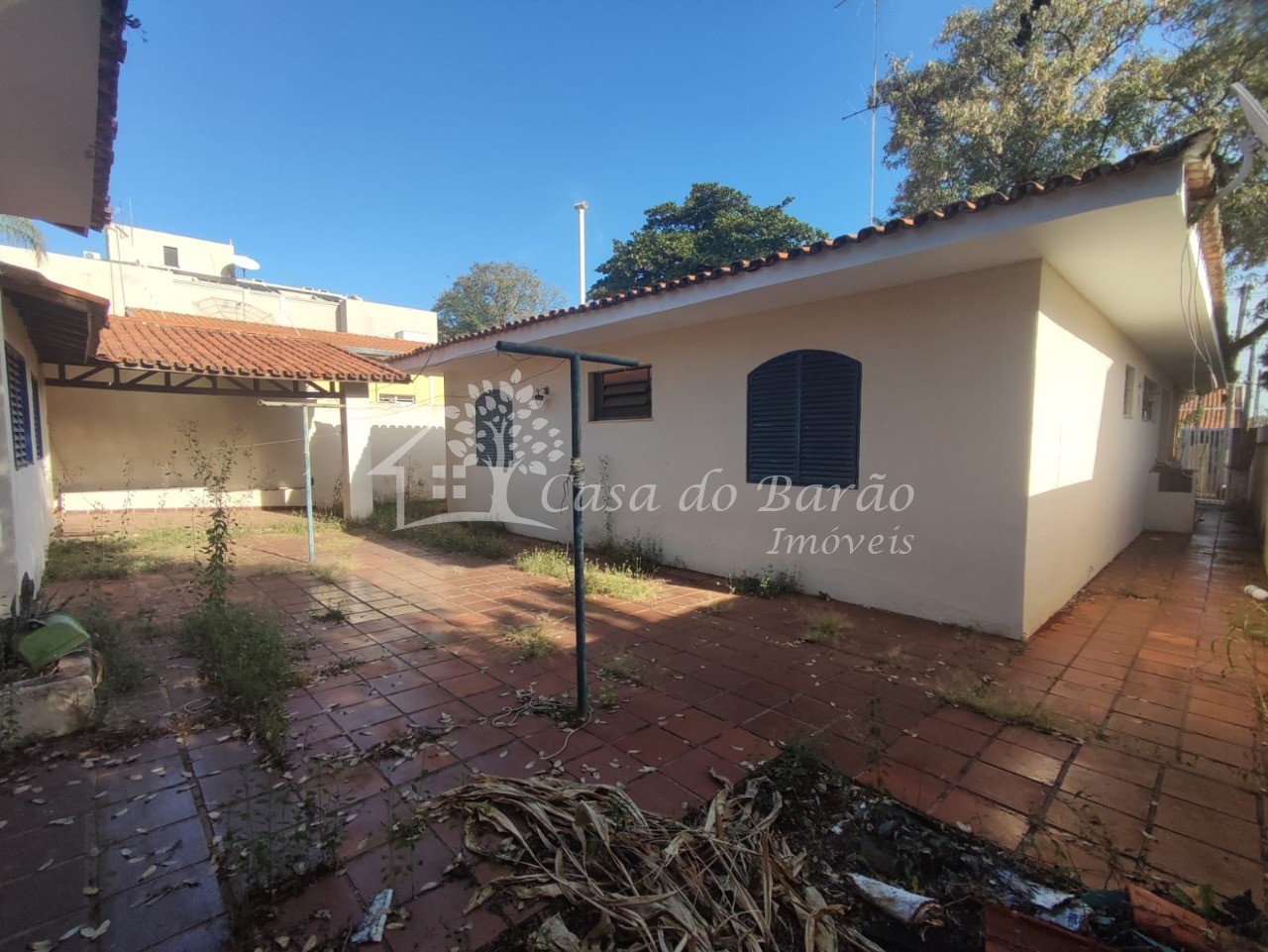 Casa à venda com 3 quartos, 450m² - Foto 2