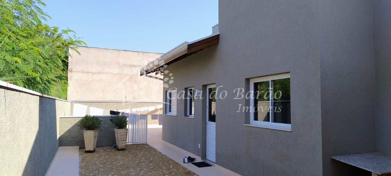 Casa à venda com 3 quartos, 450m² - Foto 1