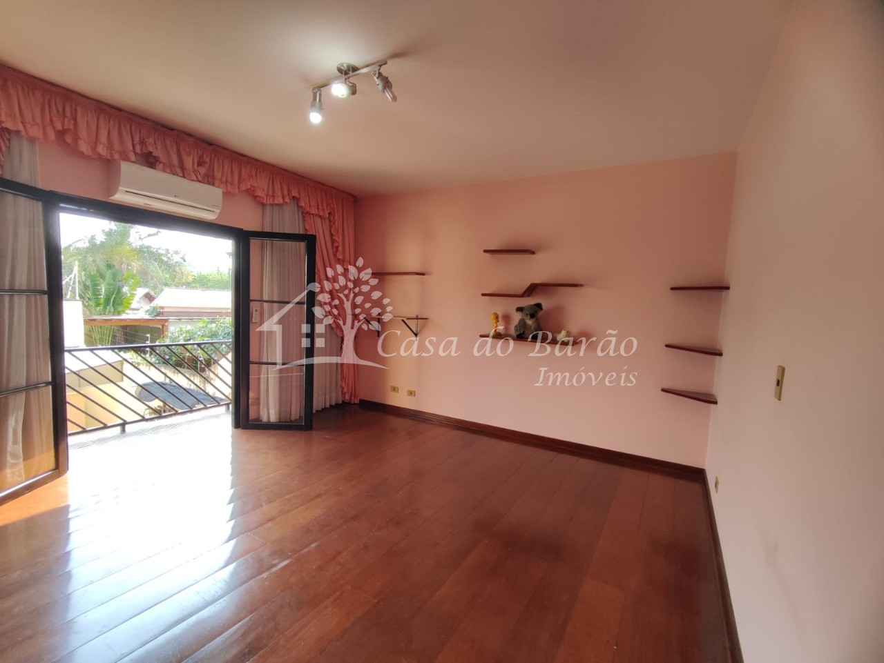 Casa à venda com 4 quartos, 328m² - Foto 17