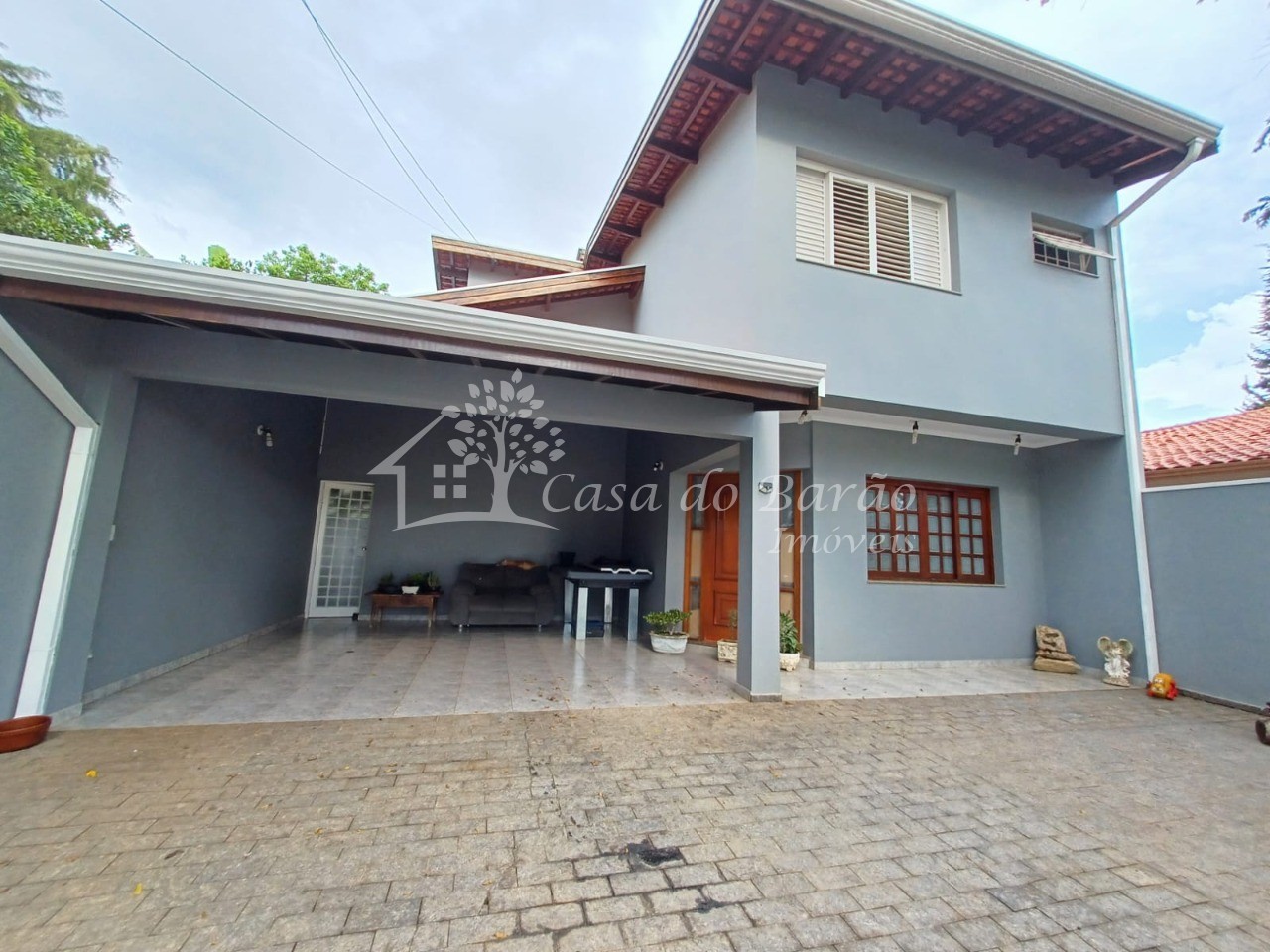 Casa à venda com 3 quartos, 200m² - Foto 1