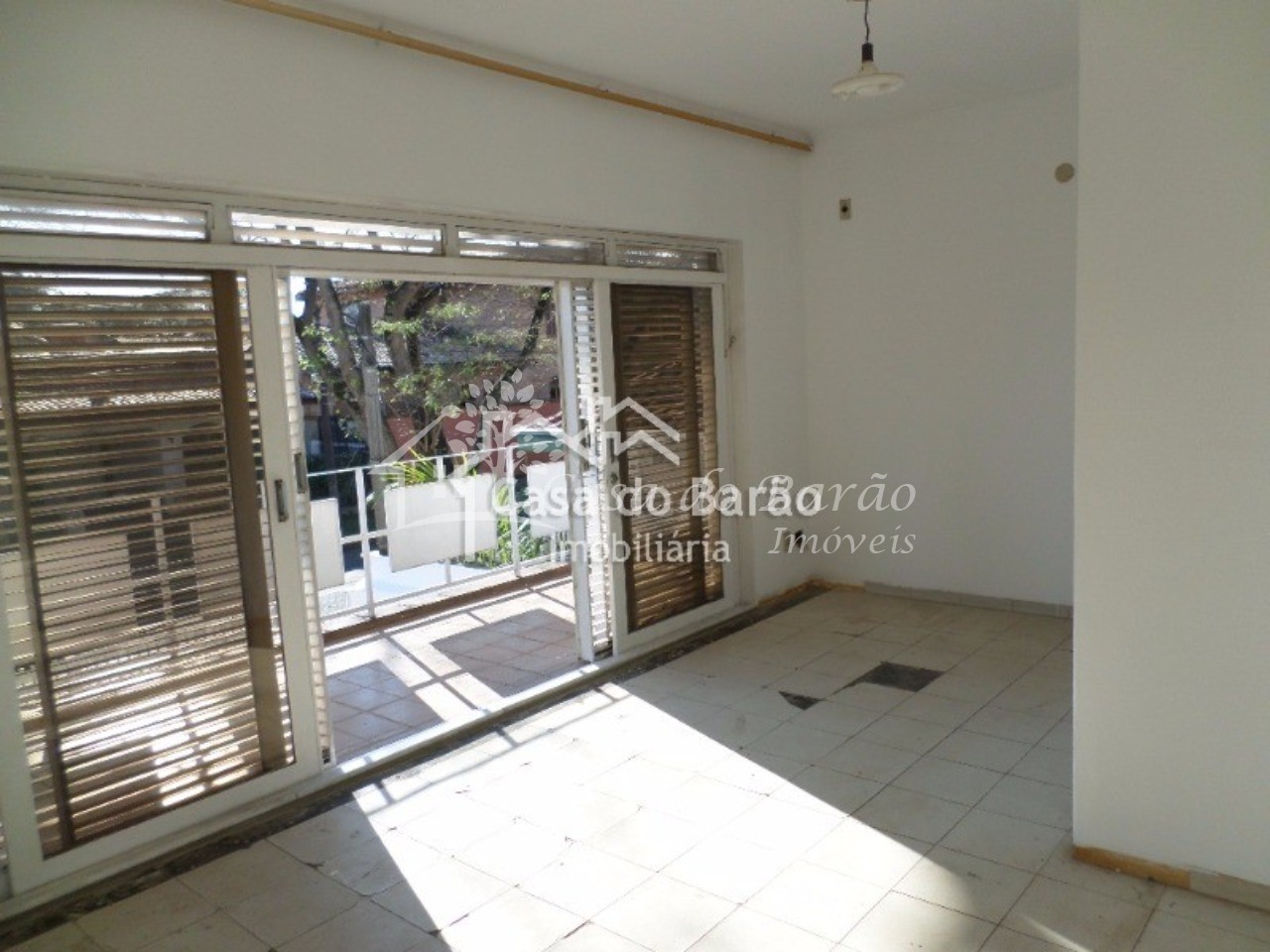 Casa à venda com 3 quartos, 210m² - Foto 3