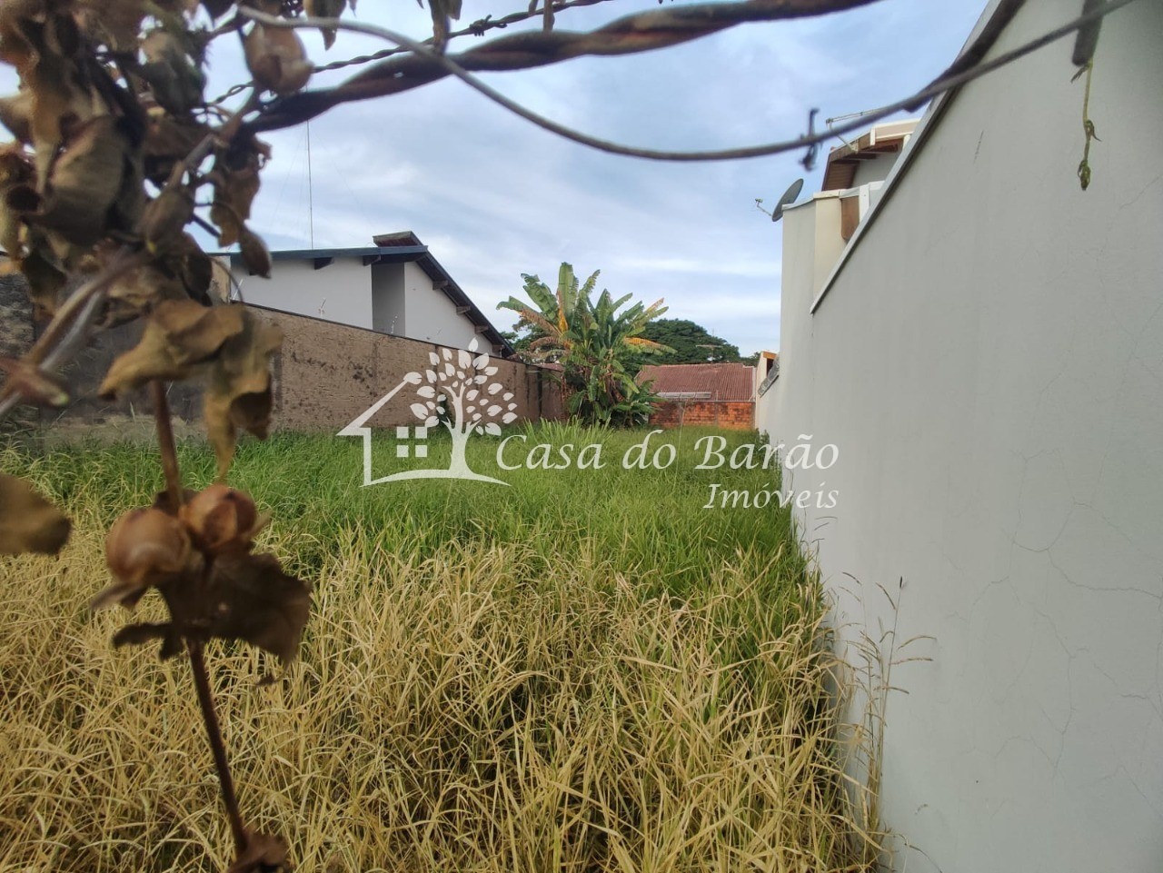 Terreno à venda, 300m² - Foto 1