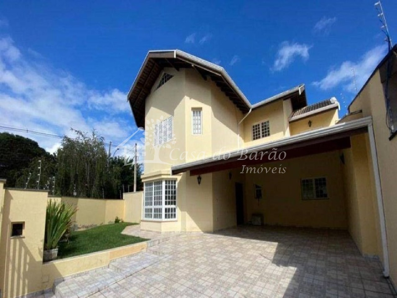 Casa à venda com 3 quartos, 450m² - Foto 1