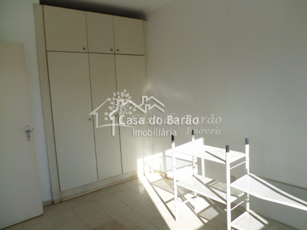 Casa à venda com 3 quartos, 210m² - Foto 9