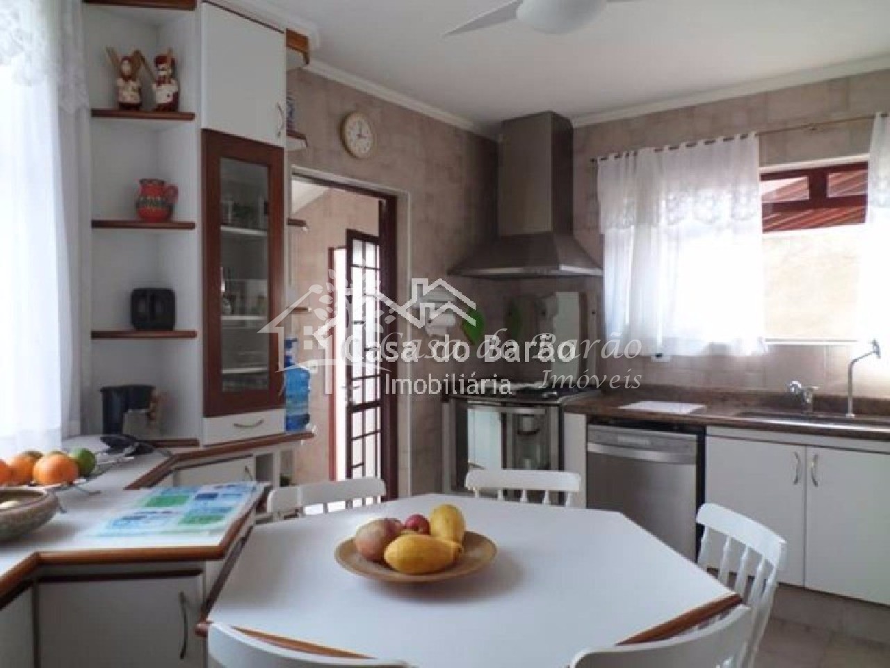 Casa à venda com 3 quartos, 303m² - Foto 13