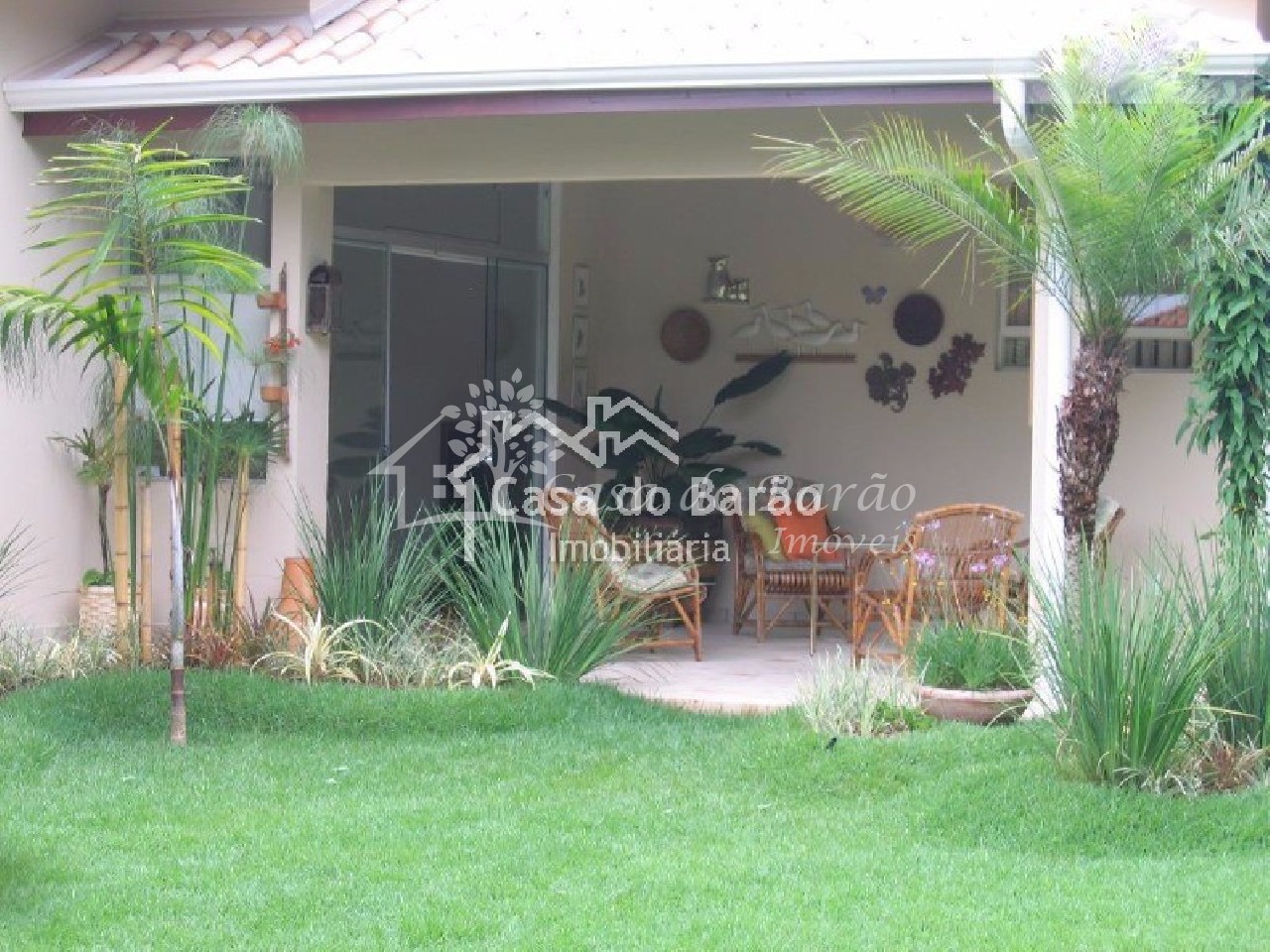 Casa de Condomínio à venda com 4 quartos, 320m² - Foto 2