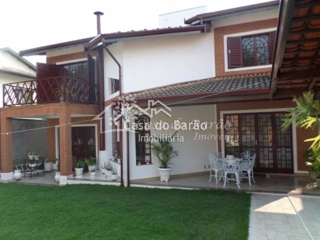 Casa à venda com 3 quartos, 303m² - Foto 2