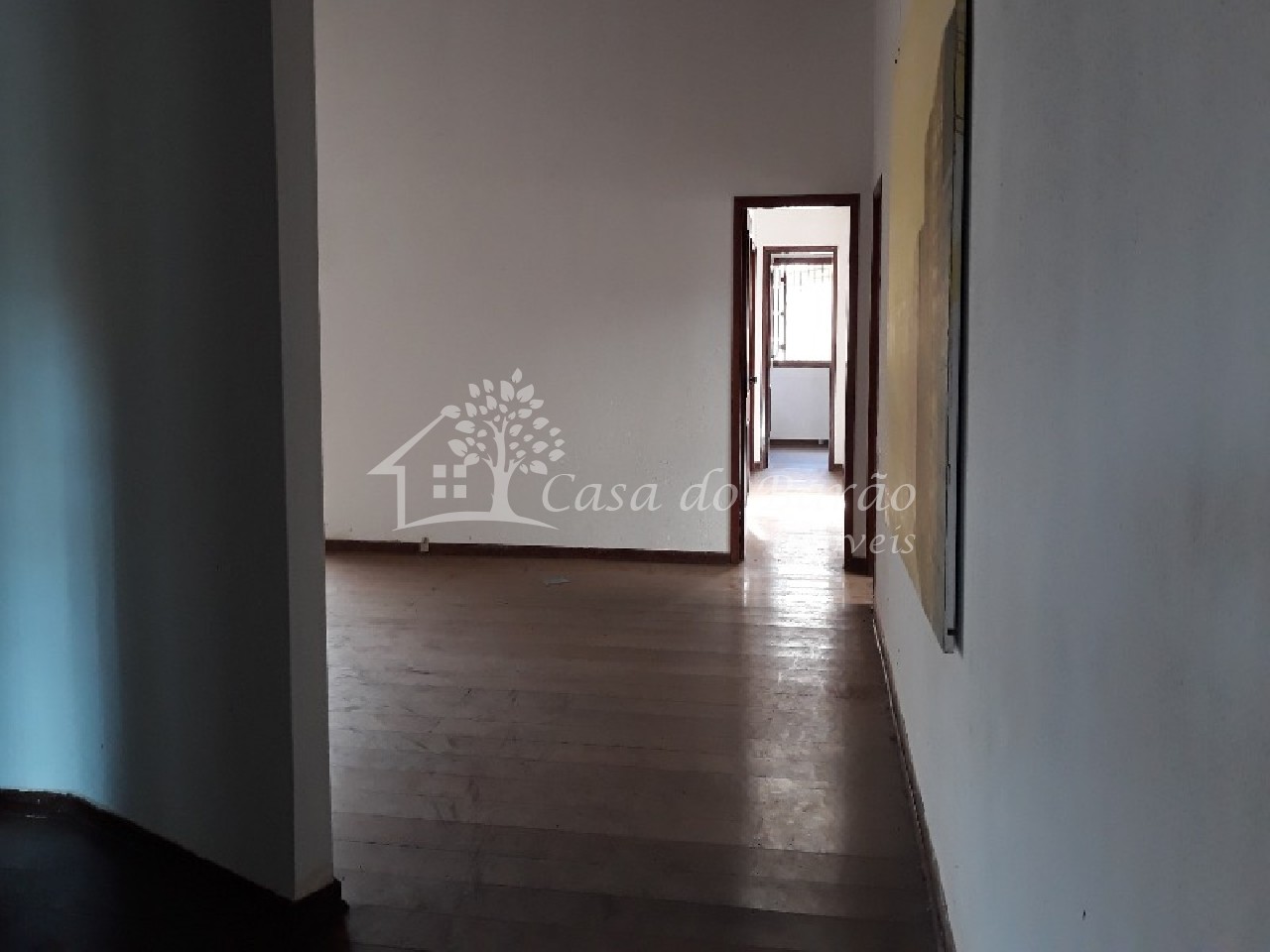 Casa à venda com 3 quartos, 231m² - Foto 2