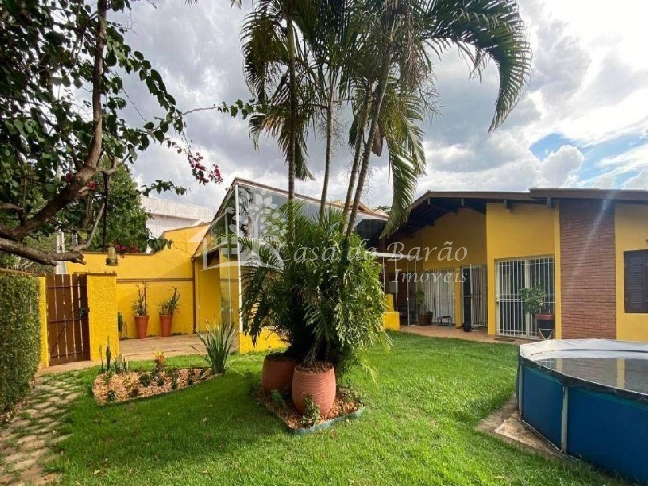 Casa à venda com 4 quartos, 197m² - Foto 2