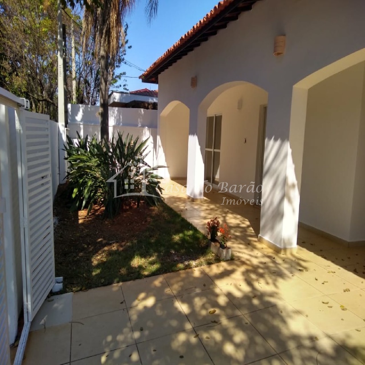 Casa, 7 quartos, 248 m² - Foto 1