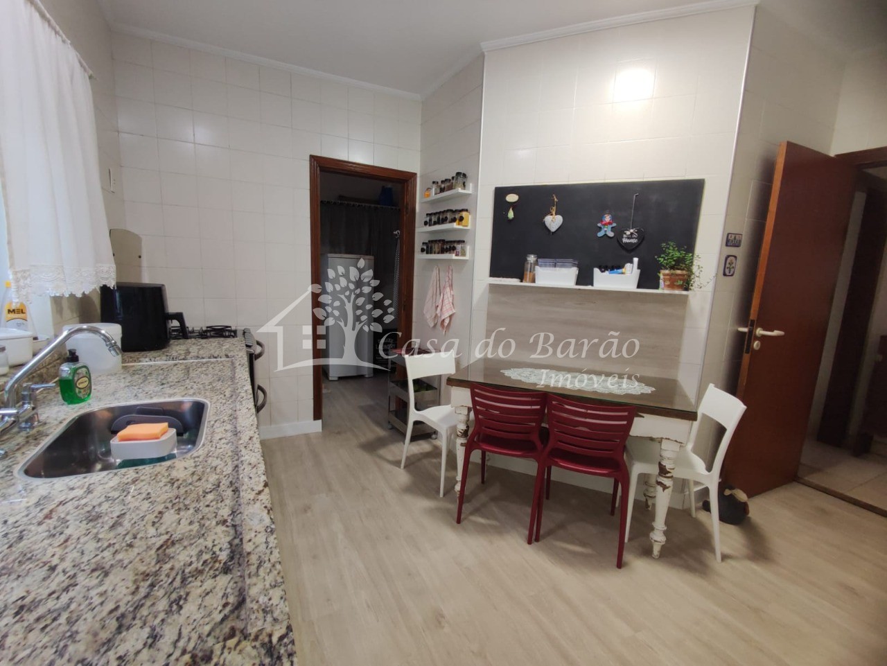 Casa à venda com 3 quartos, 210m² - Foto 8