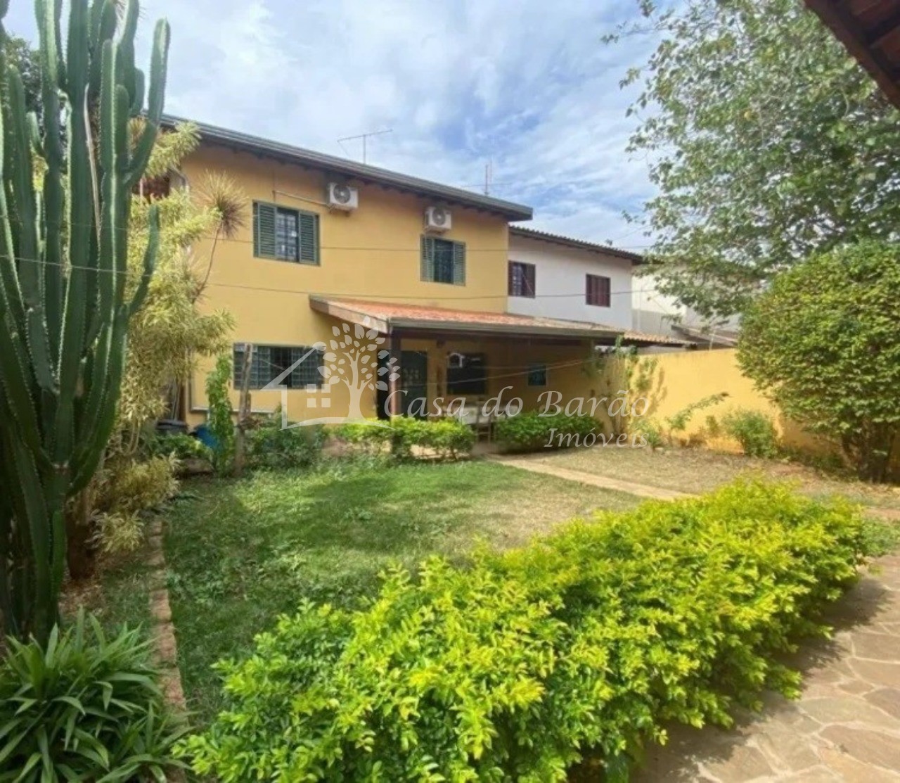 Casa, 3 quartos, 244 m² - Foto 1