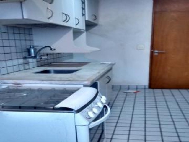 Apartamento para alugar com 3 quartos, 200m² - Foto 4