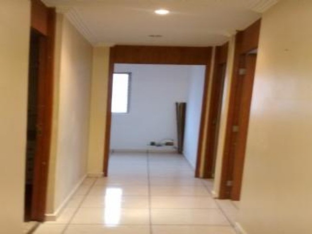 Apartamento para alugar com 3 quartos, 200m² - Foto 12