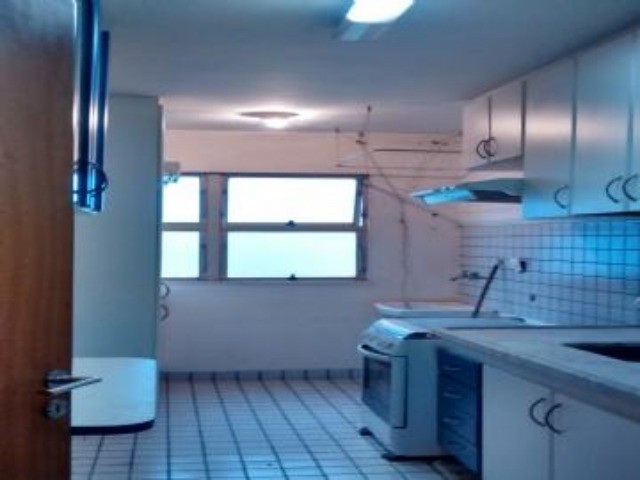 Apartamento para alugar com 3 quartos, 200m² - Foto 16