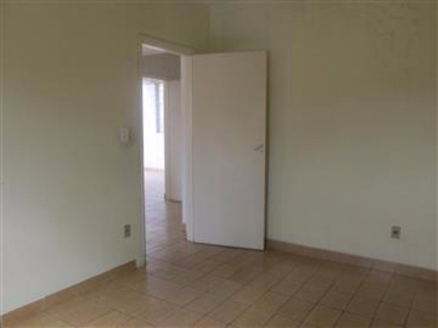 Casa à venda com 1 quarto, 200m² - Foto 7