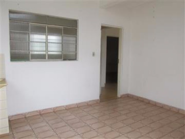 Casa à venda com 1 quarto, 200m² - Foto 1