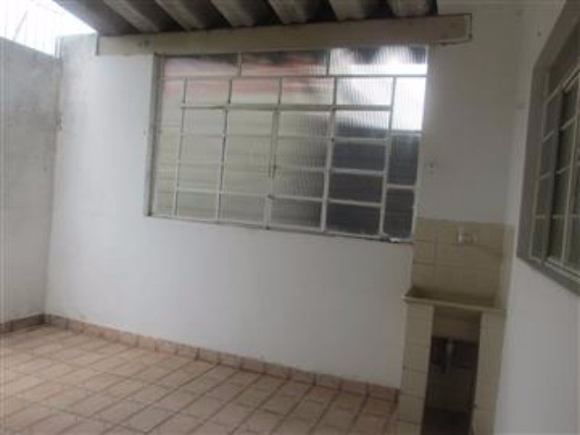 Casa à venda com 1 quarto, 200m² - Foto 9