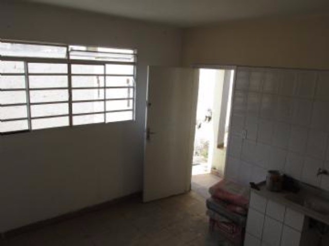 Casa para alugar com 1 quarto, 45m² - Foto 14