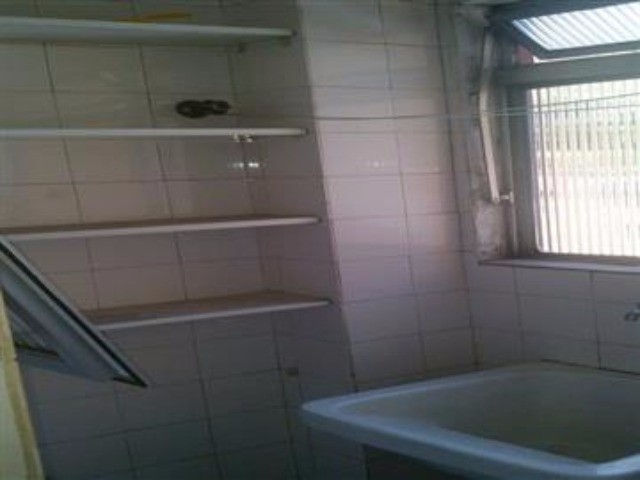 Apartamento à venda com 2 quartos, 72m² - Foto 2