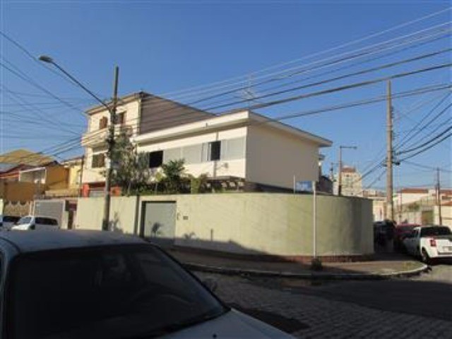 Casa à venda com 3 quartos, 400m² - Foto 1