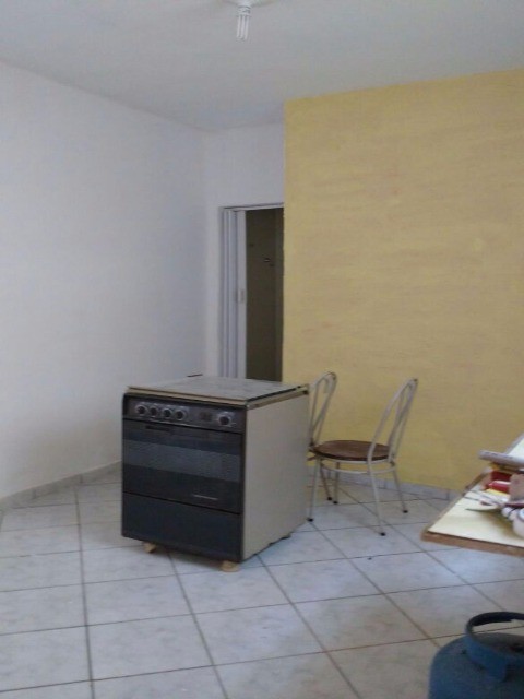 Casa à venda com 2 quartos, 150m² - Foto 2