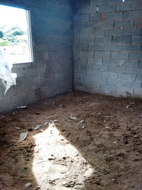 Terreno à venda com 1 quarto, 150m² - Foto 2