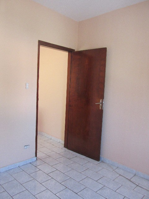 Casa à venda com 2 quartos, 125m² - Foto 12