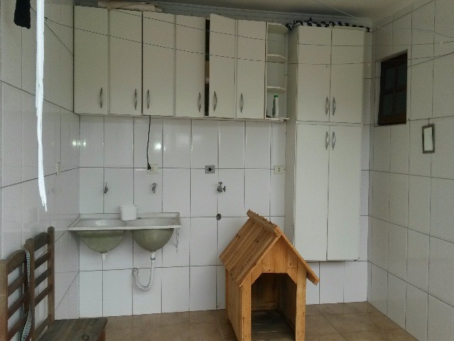 Casa para alugar com 3 quartos, 250m² - Foto 22