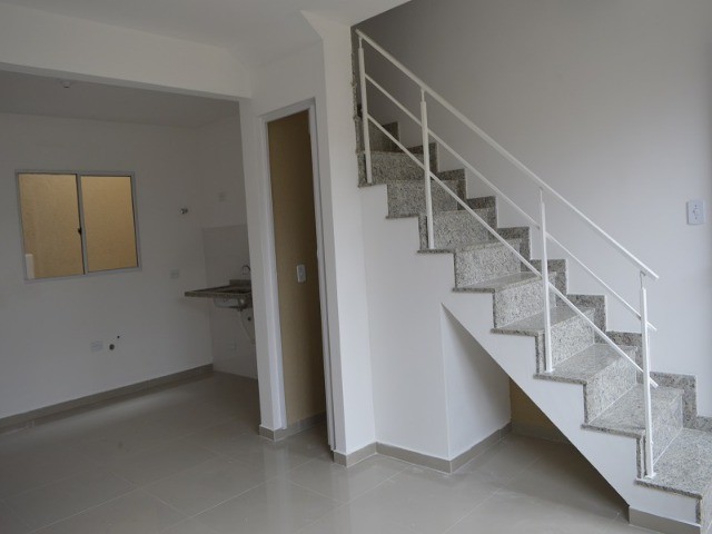 Casa à venda com 2 quartos, 57m² - Foto 12