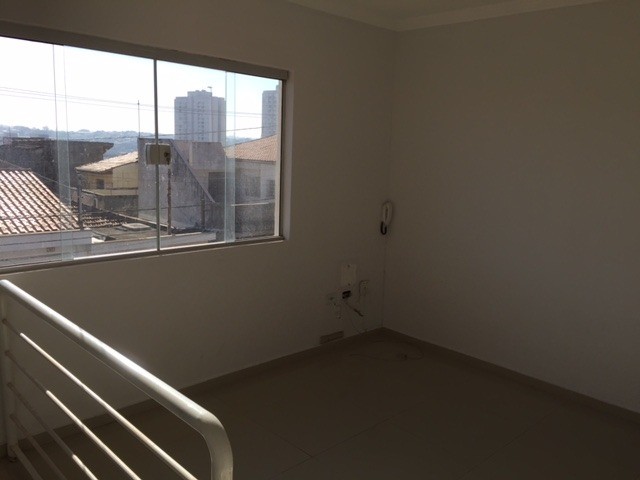 Casa para alugar com 3 quartos, 77m² - Foto 4