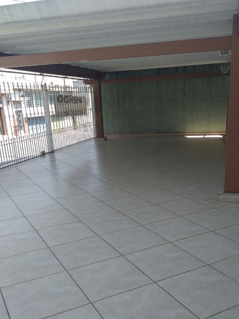 Casa à venda com 5 quartos, 200m² - Foto 11