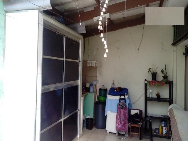 Casa à venda com 3 quartos, 100m² - Foto 25