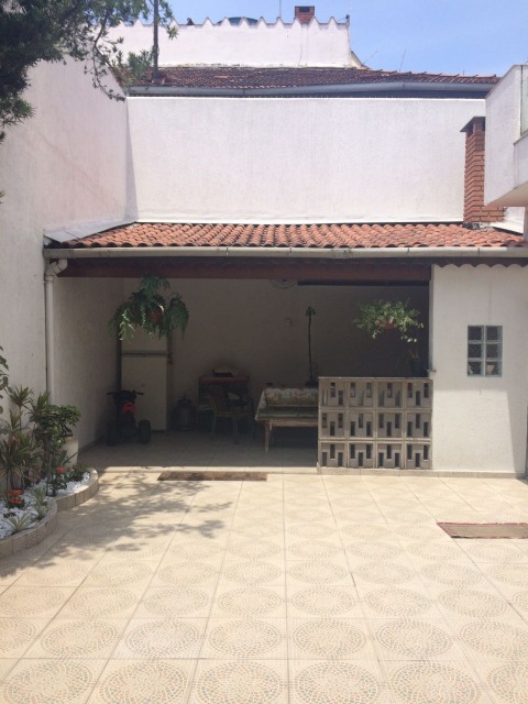 Casa à venda com 3 quartos, 260m² - Foto 1