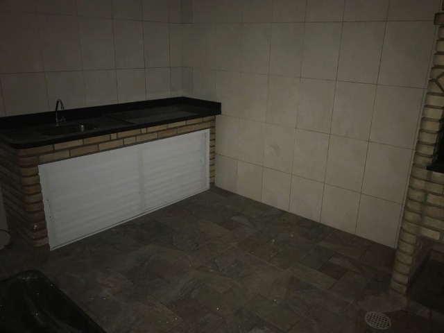 Casa para alugar com 3 quartos, 250m² - Foto 2