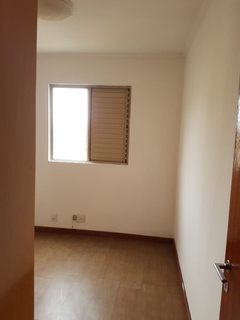 Apartamento para alugar com 3 quartos, 76m² - Foto 7