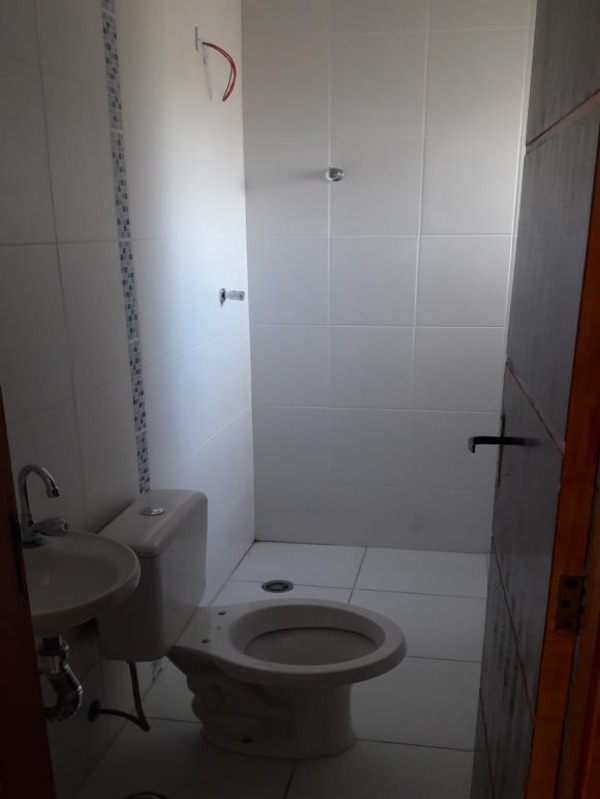 Casa à venda com 2 quartos, 70m² - Foto 13