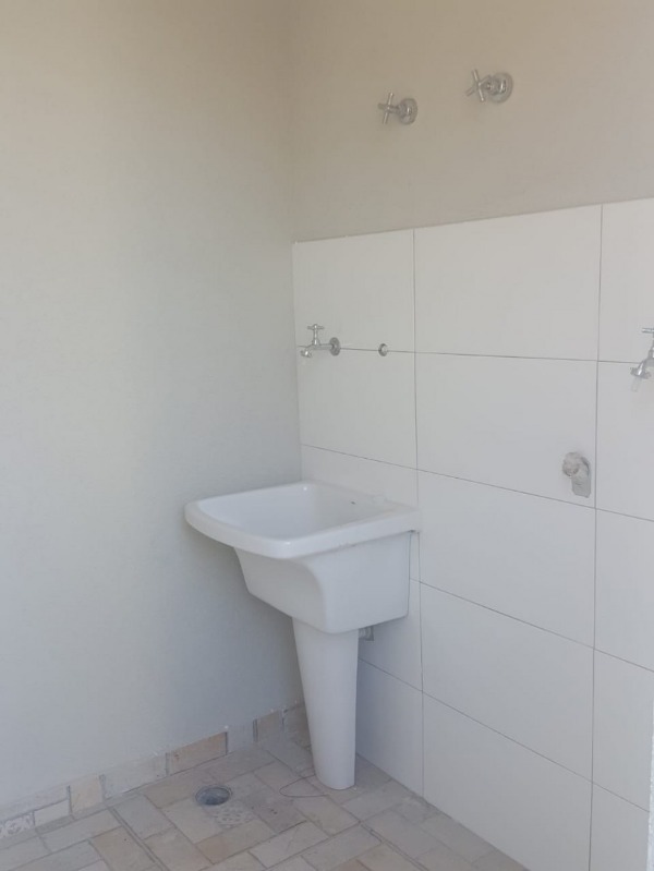 Casa à venda com 2 quartos, 65m² - Foto 13