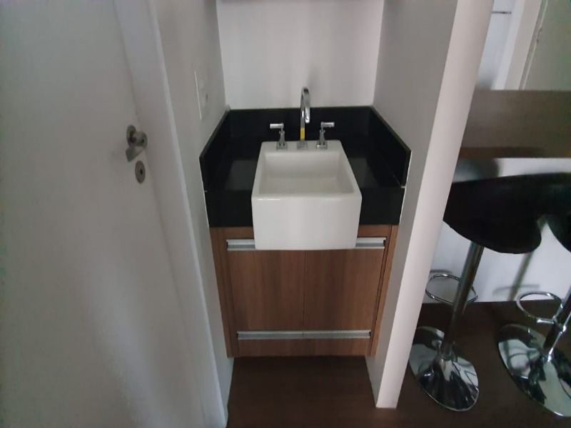 Apartamento à venda com 1 quarto, 45m² - Foto 2