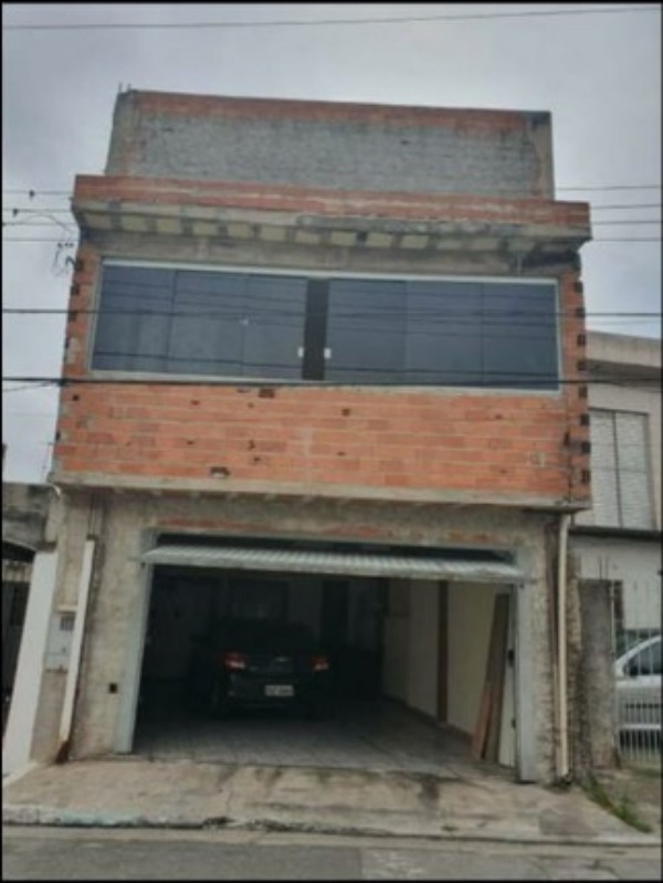 Casa à venda com 4 quartos, 600m² - Foto 1