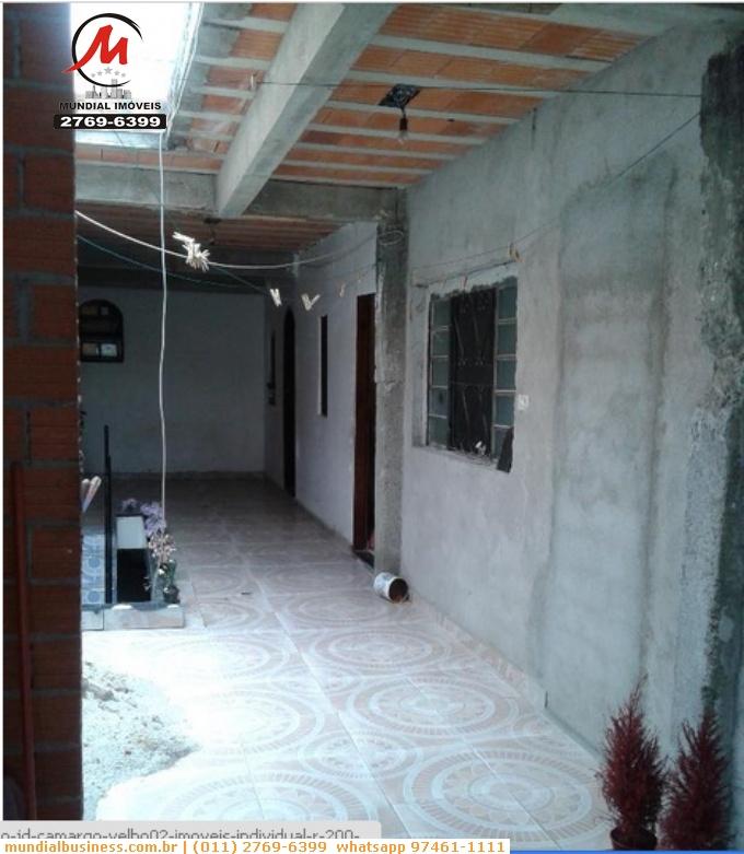 Casa à venda com 4 quartos, 200m² - Foto 2