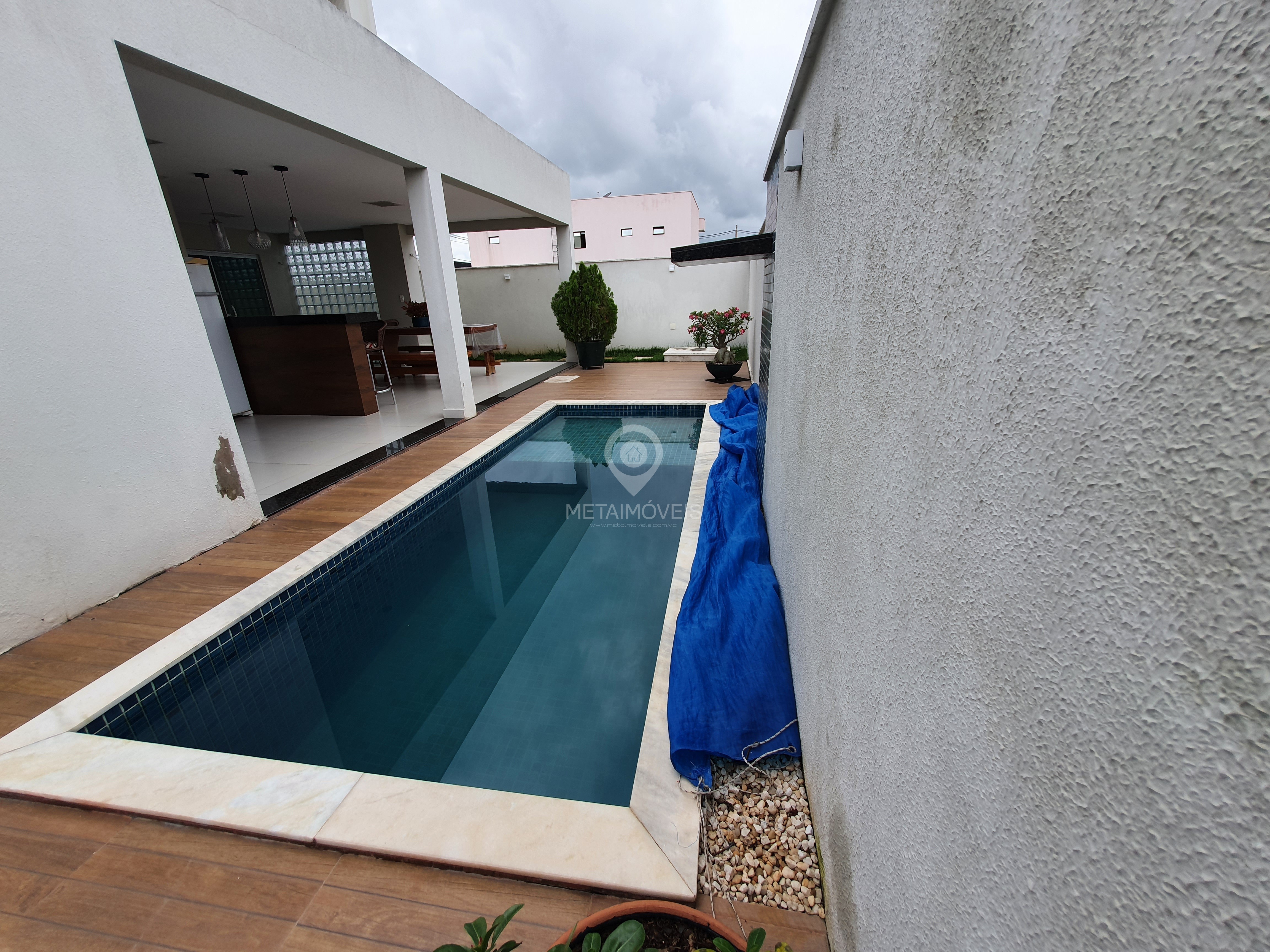Casa de Condomínio para alugar com 4 quartos, 247m² - Foto 9