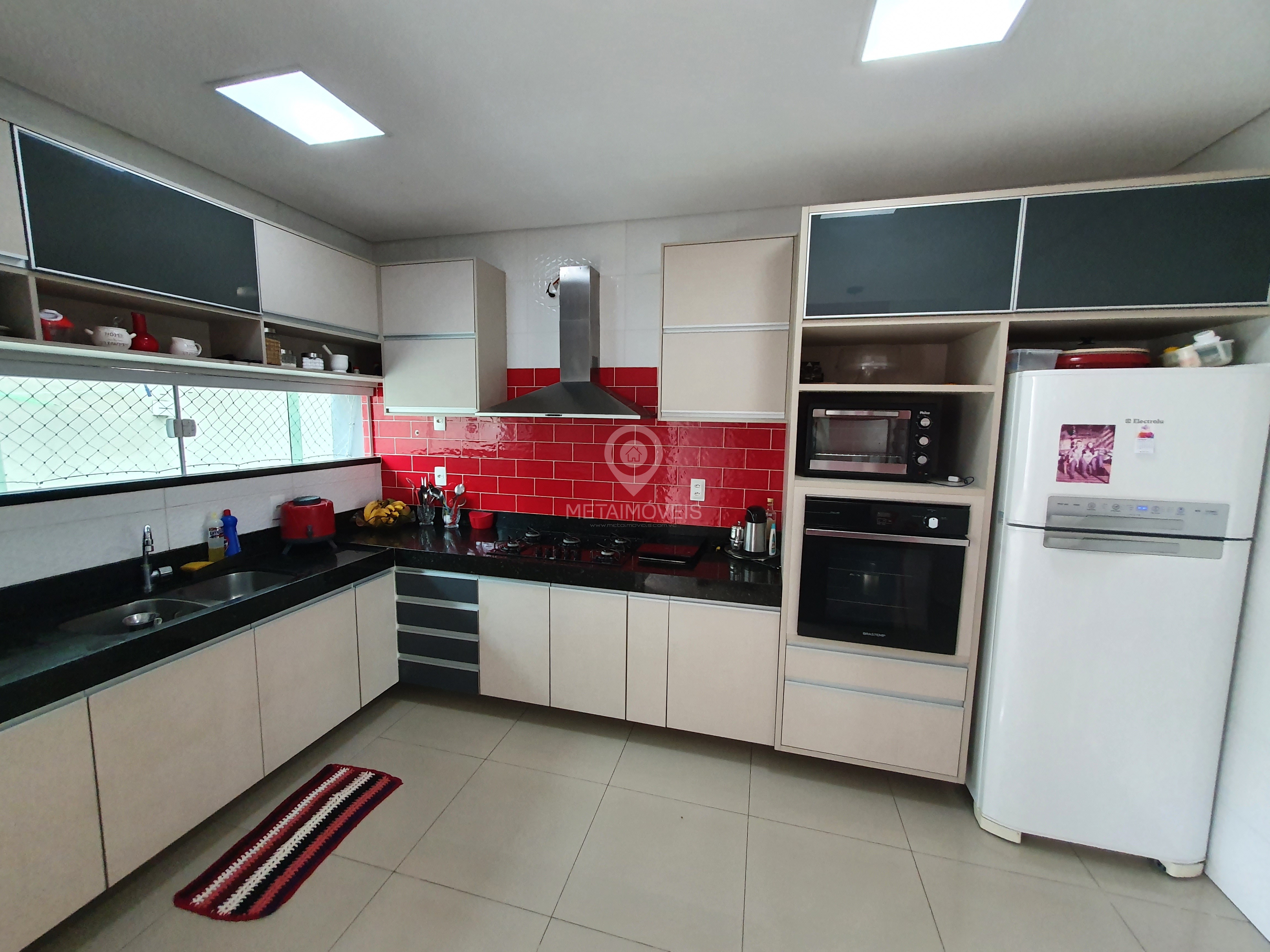 Casa de Condomínio para alugar com 4 quartos, 247m² - Foto 14