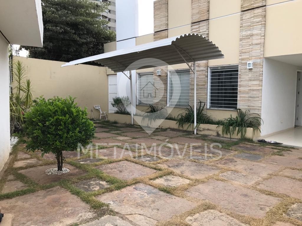 Casa à venda com 4 quartos, 490m² - Foto 2