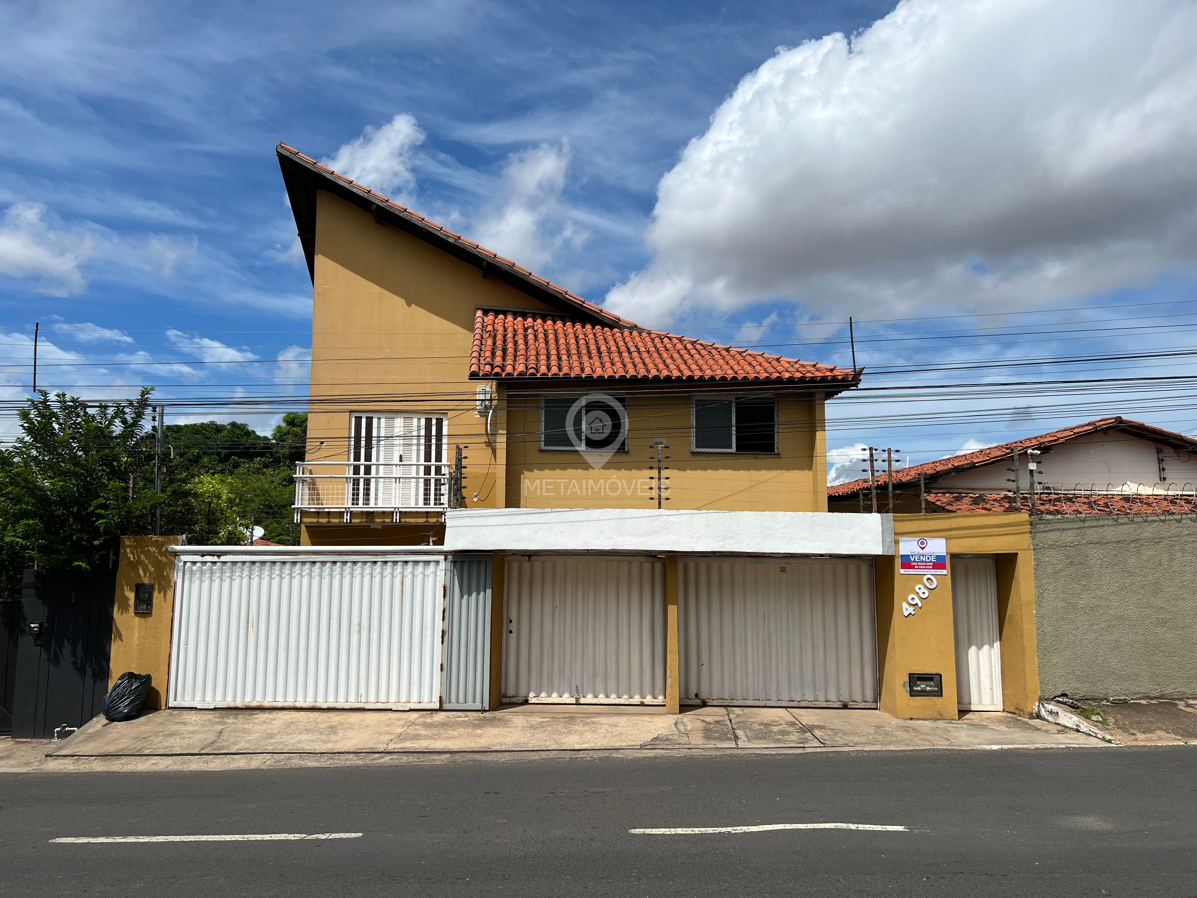 Prédio Inteiro à venda com 4 quartos, 250m² - Foto 1