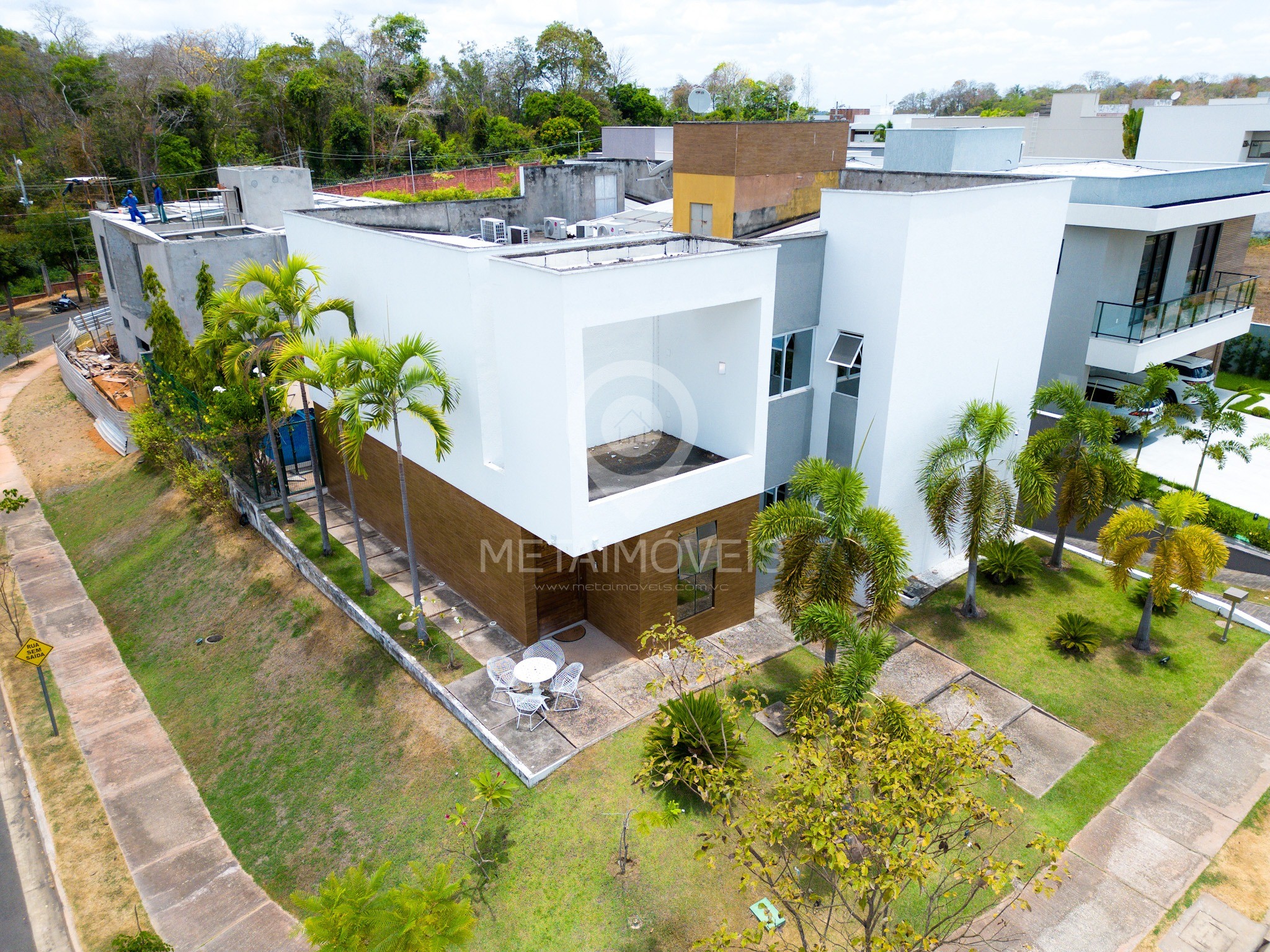 Casa de Condomínio à venda com 5 quartos, 433m² - Foto 1