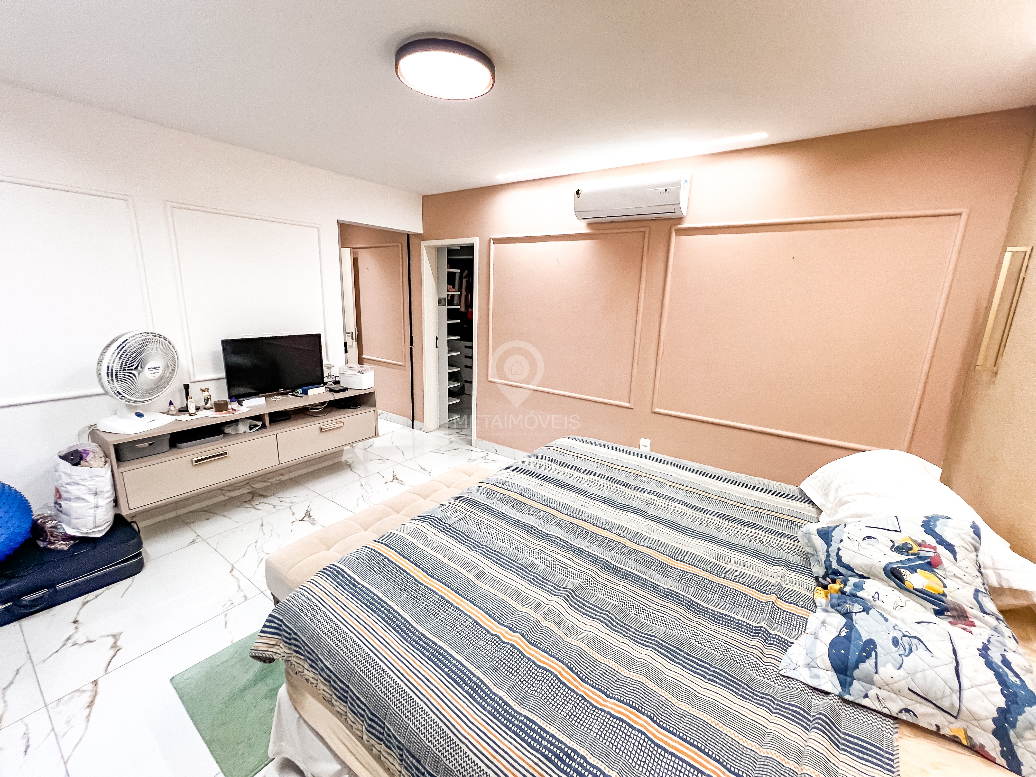 Casa à venda com 4 quartos, 273m² - Foto 11