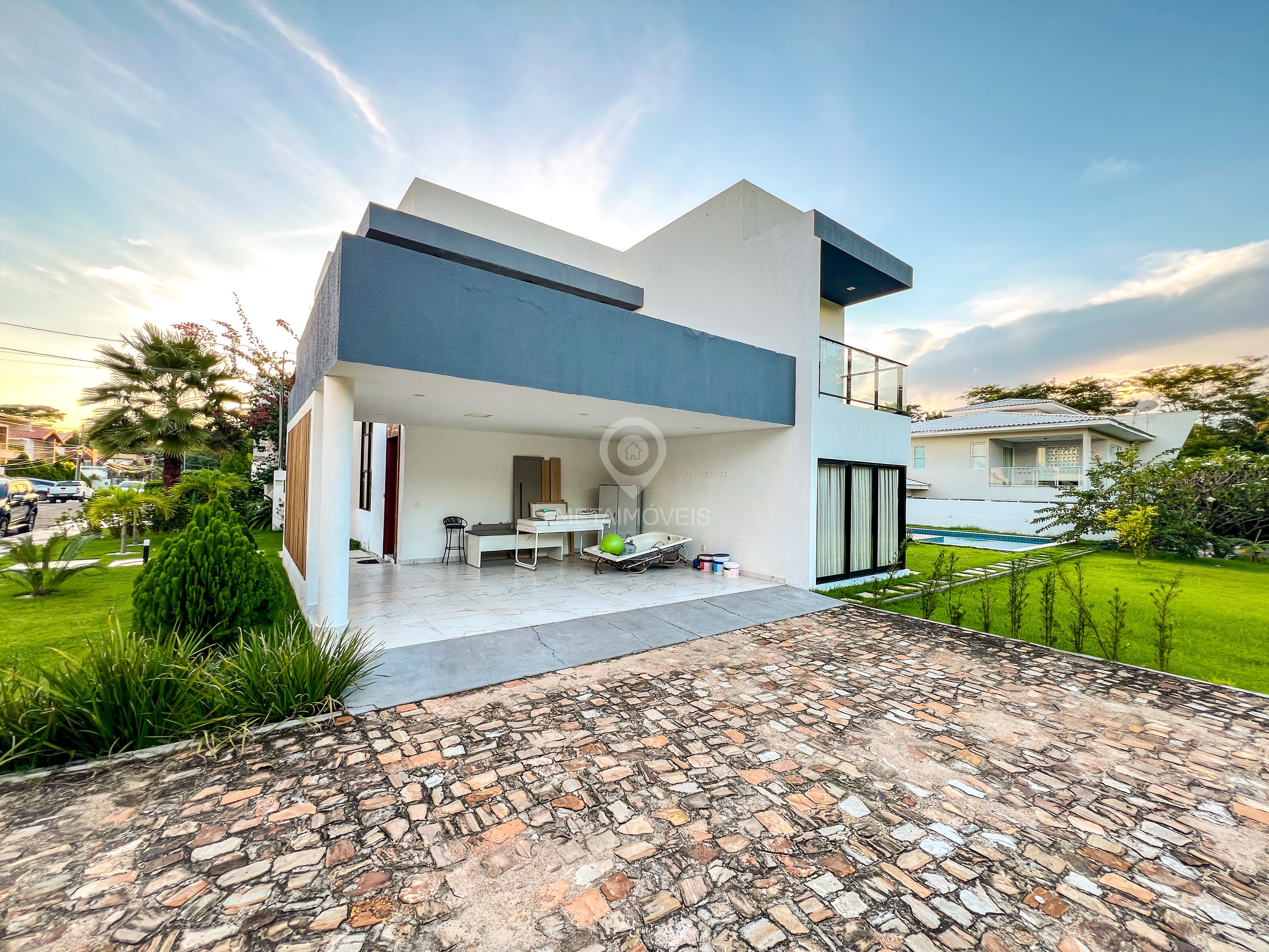Casa à venda com 4 quartos, 273m² - Foto 2